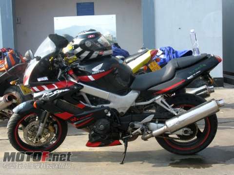 00年欧版VTR1000F