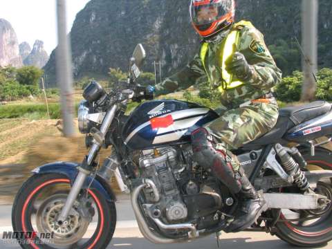 CB1000