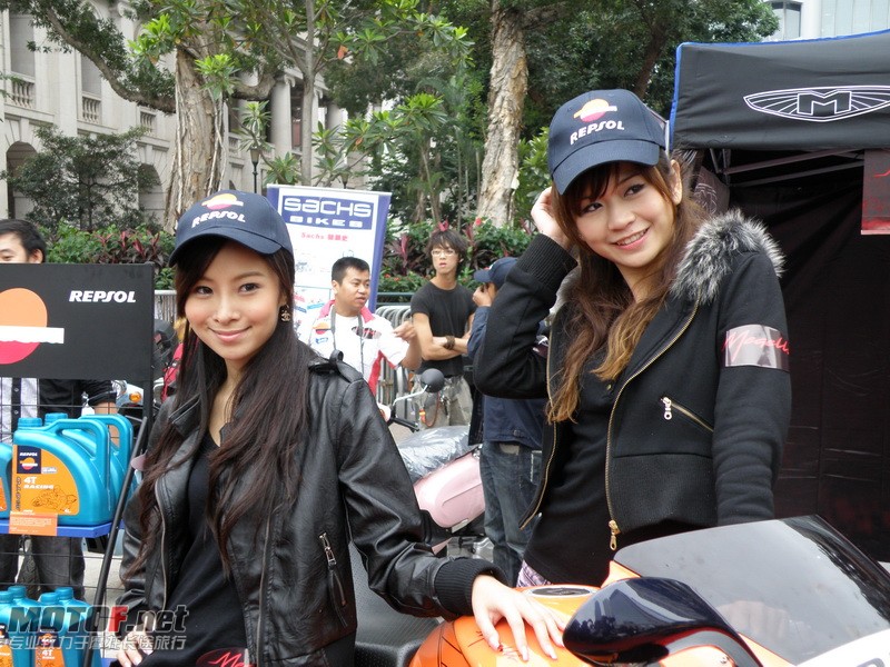PB150216_调整大小.JPG