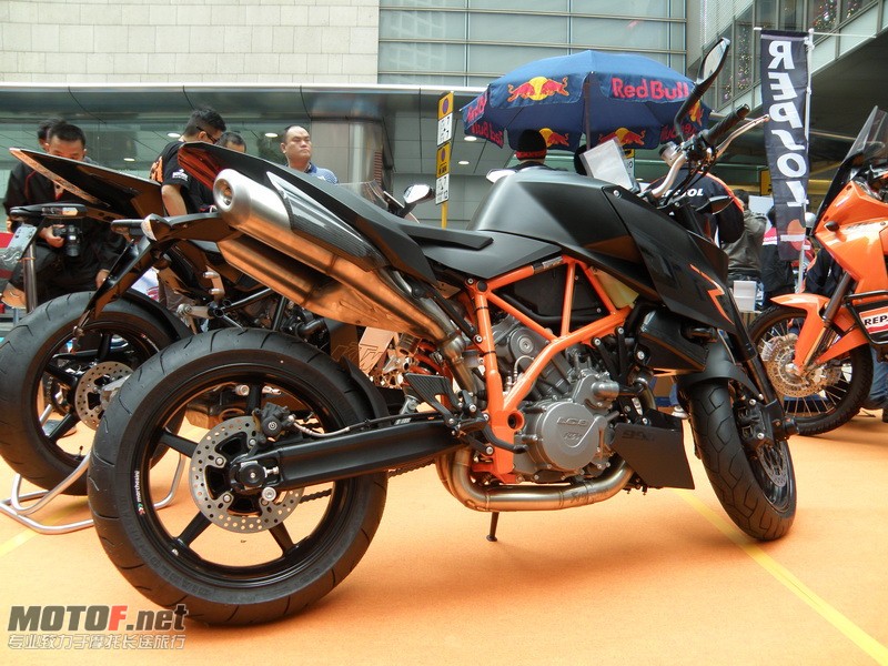 PB150023_调整大小.JPG