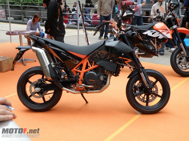 PB150021_调整大小.JPG