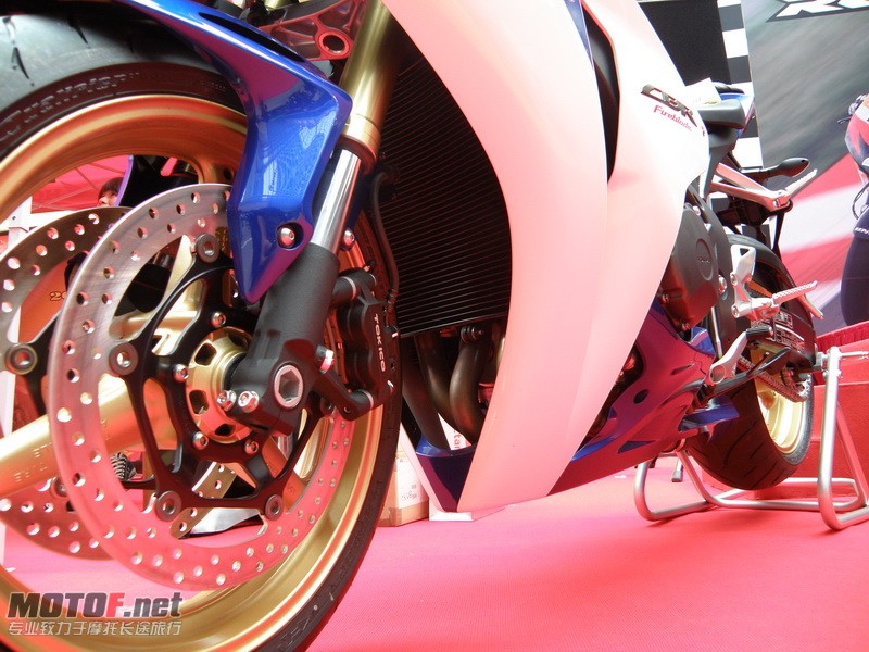 PB150029_调整大小.JPG