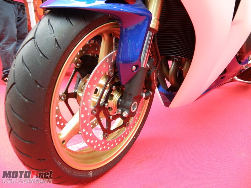 PB150028_调整大小.JPG