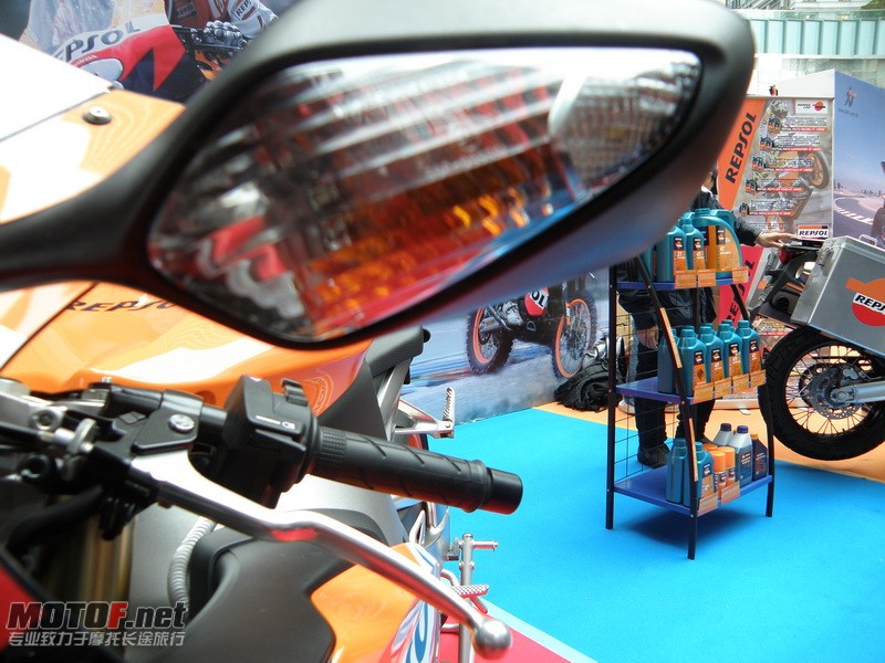 PB150037_调整大小.JPG