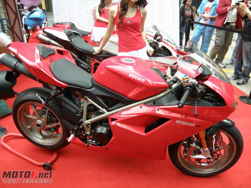 PB150075_调整大小.JPG