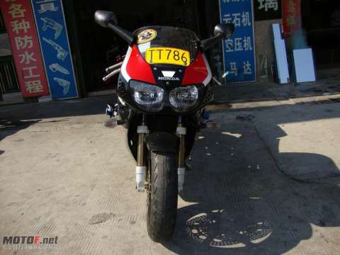 摩托车