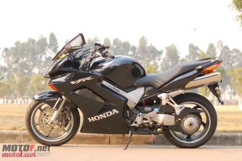 vfr800