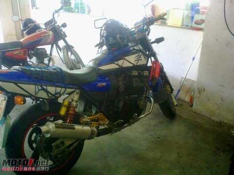 XJR400