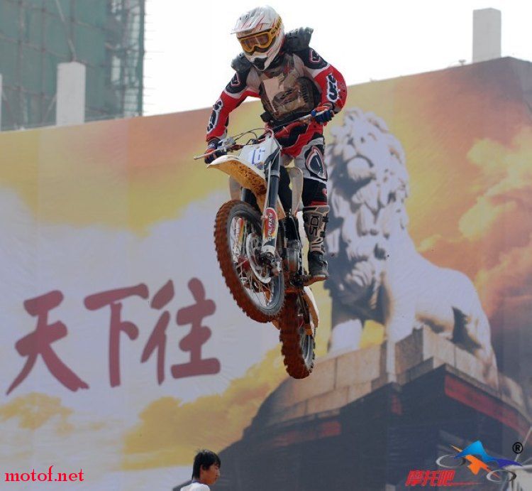 09100711180cb252f94aa6ca15[1].jpg