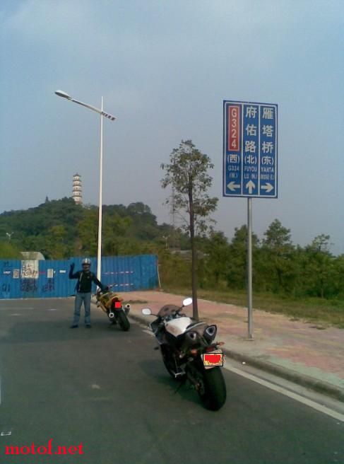 一前一后.jpg
