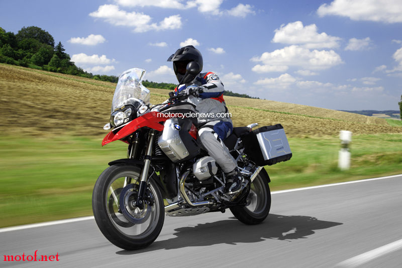 2010_BMW_R1200GS_action.jpg