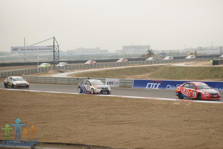 0912062215fa9d29793d740b57[1].jpg