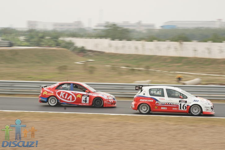 0912062216281e19ff43749ac4[1].jpg