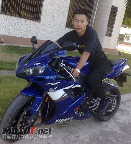 YAMAHA-R1
