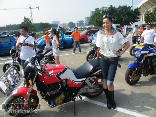 CB1300-2.jpg