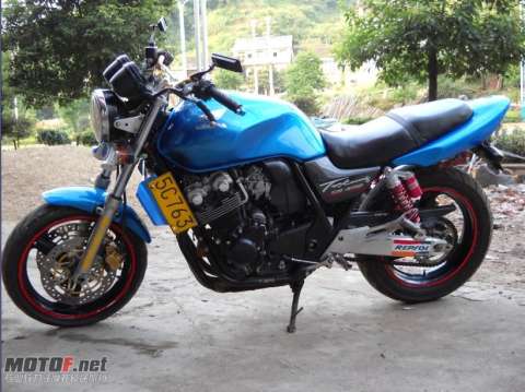 CB400