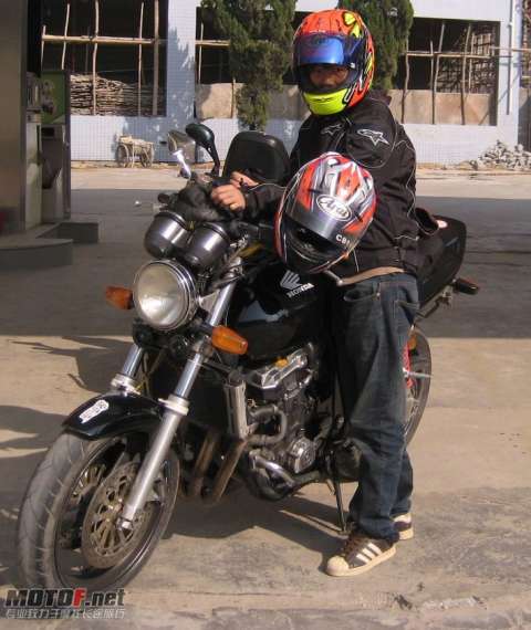 CB1000