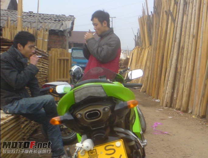 早上八点起来开始找箱子,,没找到,,只能打箱,,