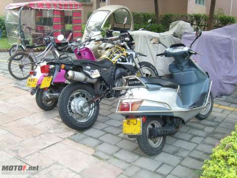 越野车