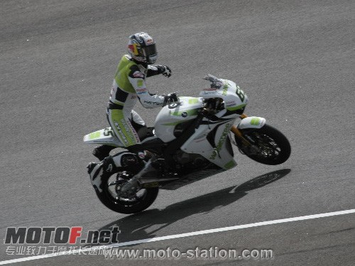 WSBK_Johnny_Rea_Portimao_Highside_ac3pz.jpg