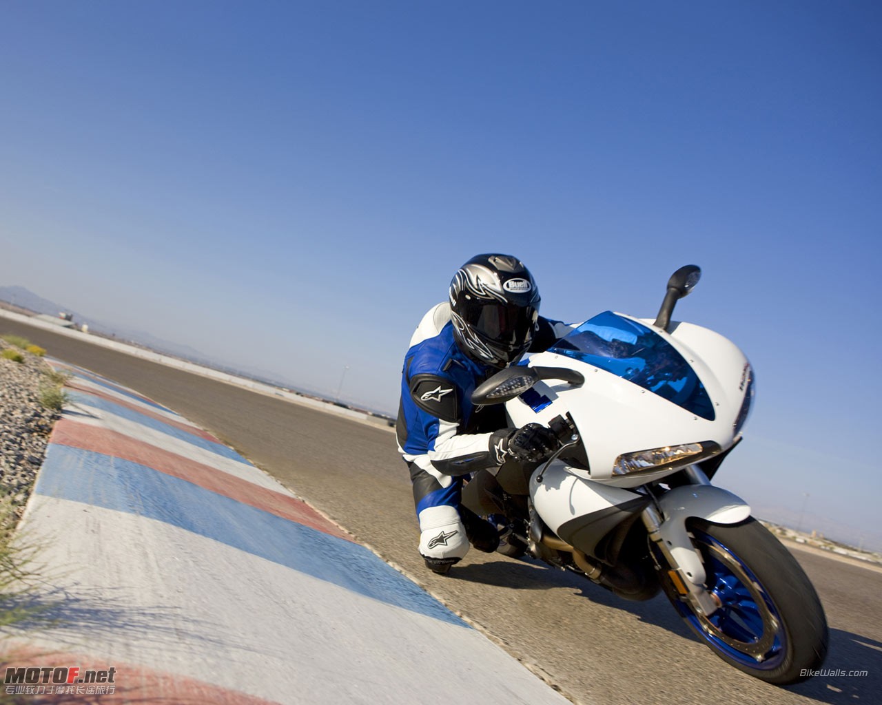 Buell_1125R_2009_17_1280x1024.jpg