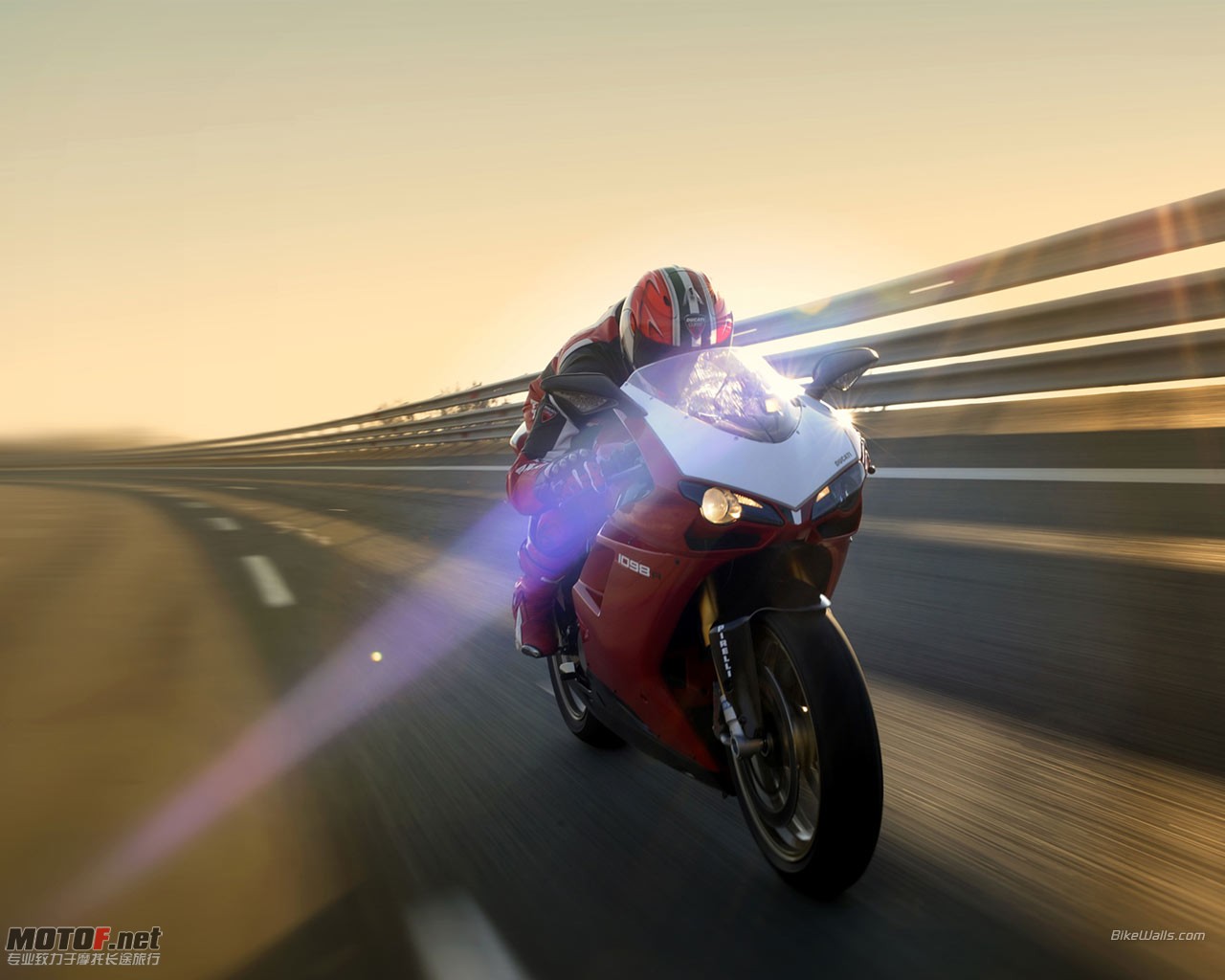 Ducati_1098R_2008__03_1280x1024.jpg