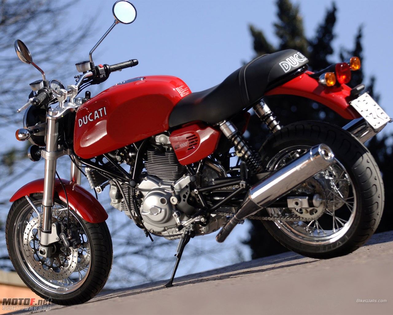 Ducati_GT_1000_2006_09_1280x1024.jpg