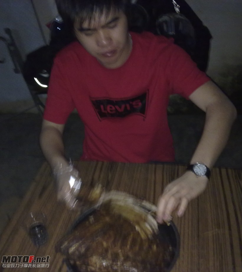 今晚主菜BBQ排骨