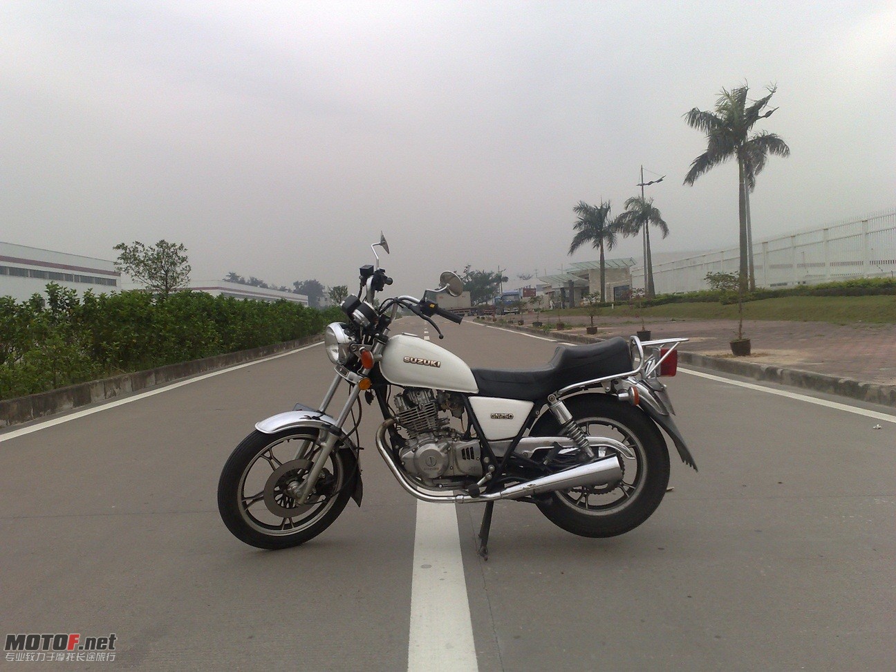 55086_1270612211vbYF.jpg