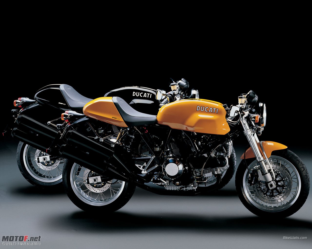 Ducati_Sport_1000_2005_04_1280x1024.jpg