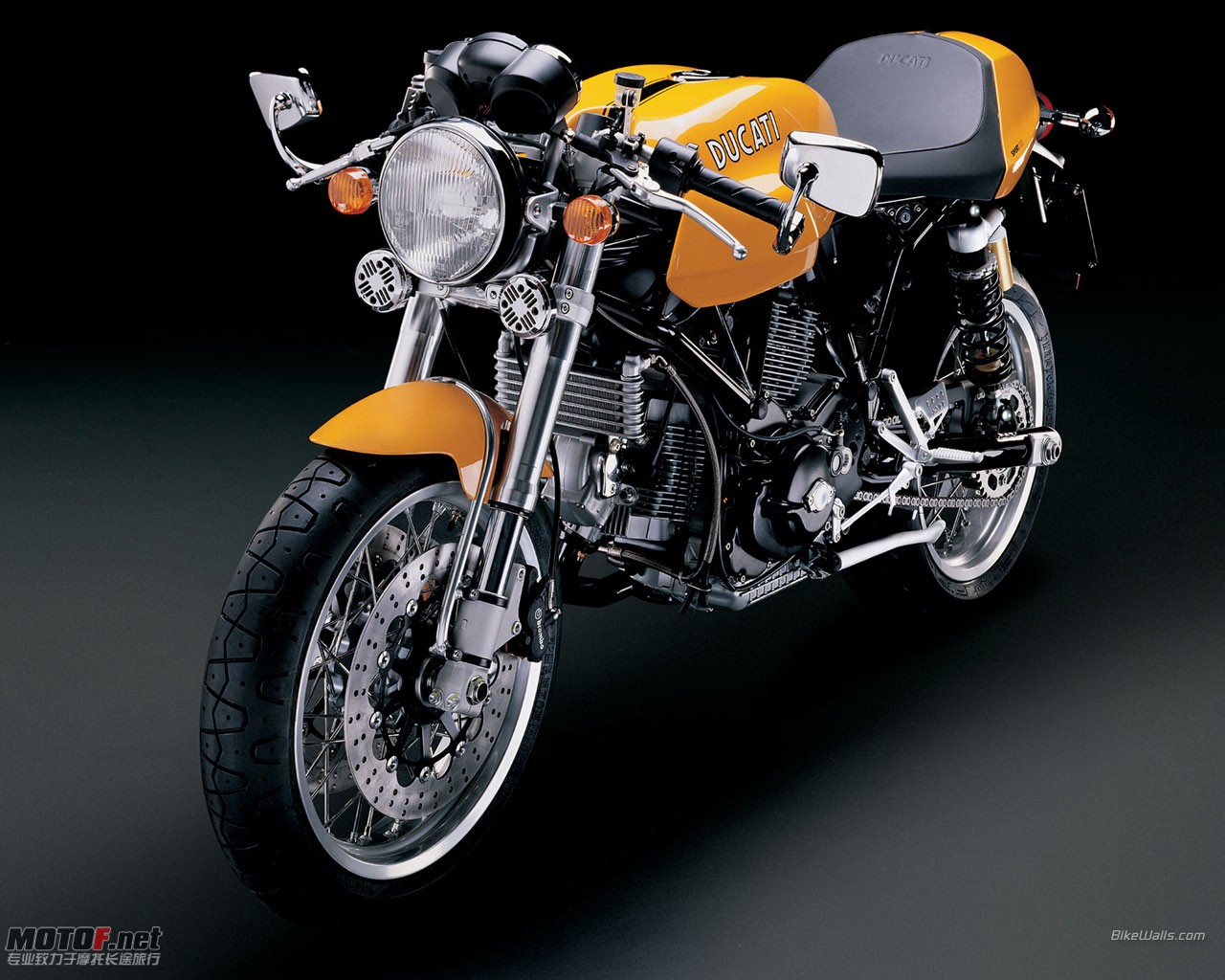 Ducati_Sport_1000_2005_02_1280x1024.jpg