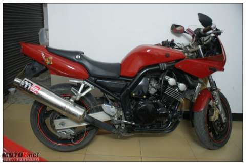 FZ400