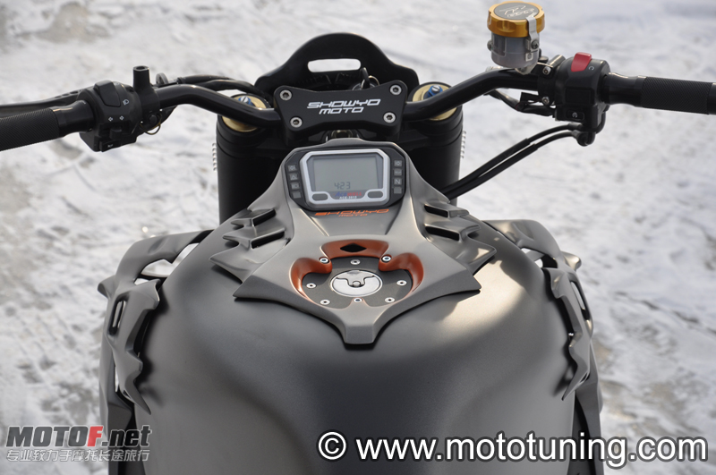suzuki-gsxr-showyo-iron-gixx-01.png