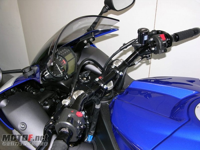 s-YZF-R1-09-3.jpg