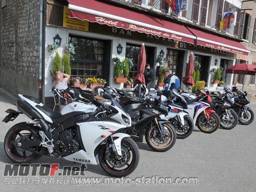 Comparo_SBK_2010_ambiance_st1pz.jpg