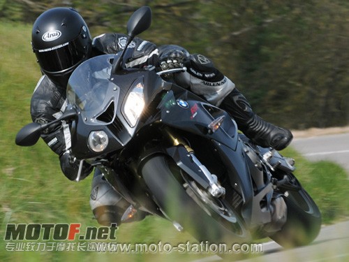 Comparo_SBK_2010_BMW_S_1000_RR_Route_ac1pz.jpg