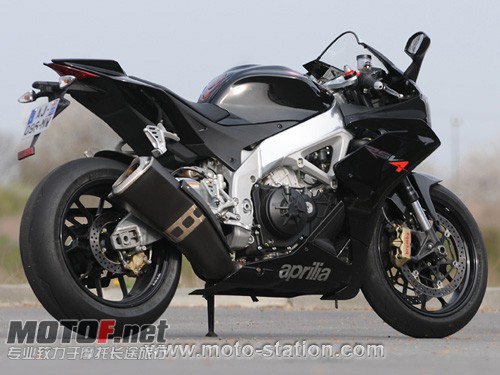 Comparo_SBK_2010_Aprilia_RSV4R_Route_st1pz.jpg