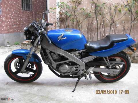 本田VT250