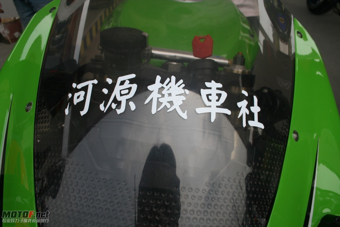 02.jpg