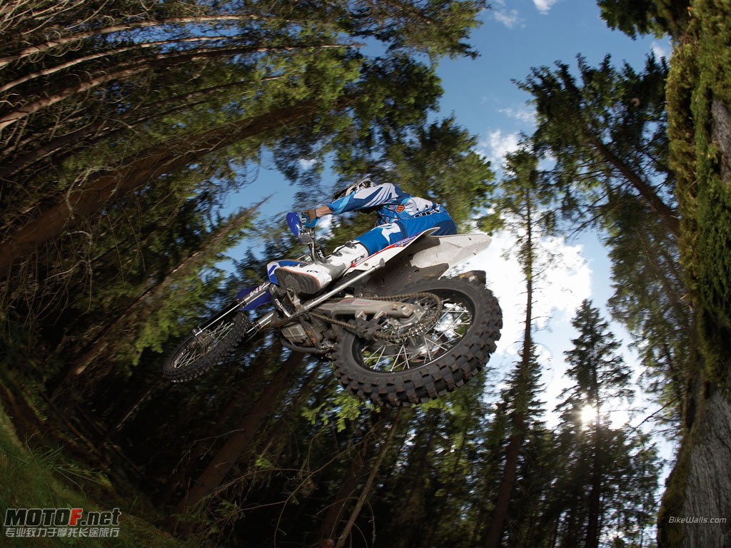 Husaberg_FE450_2009_17_1024x768.jpg