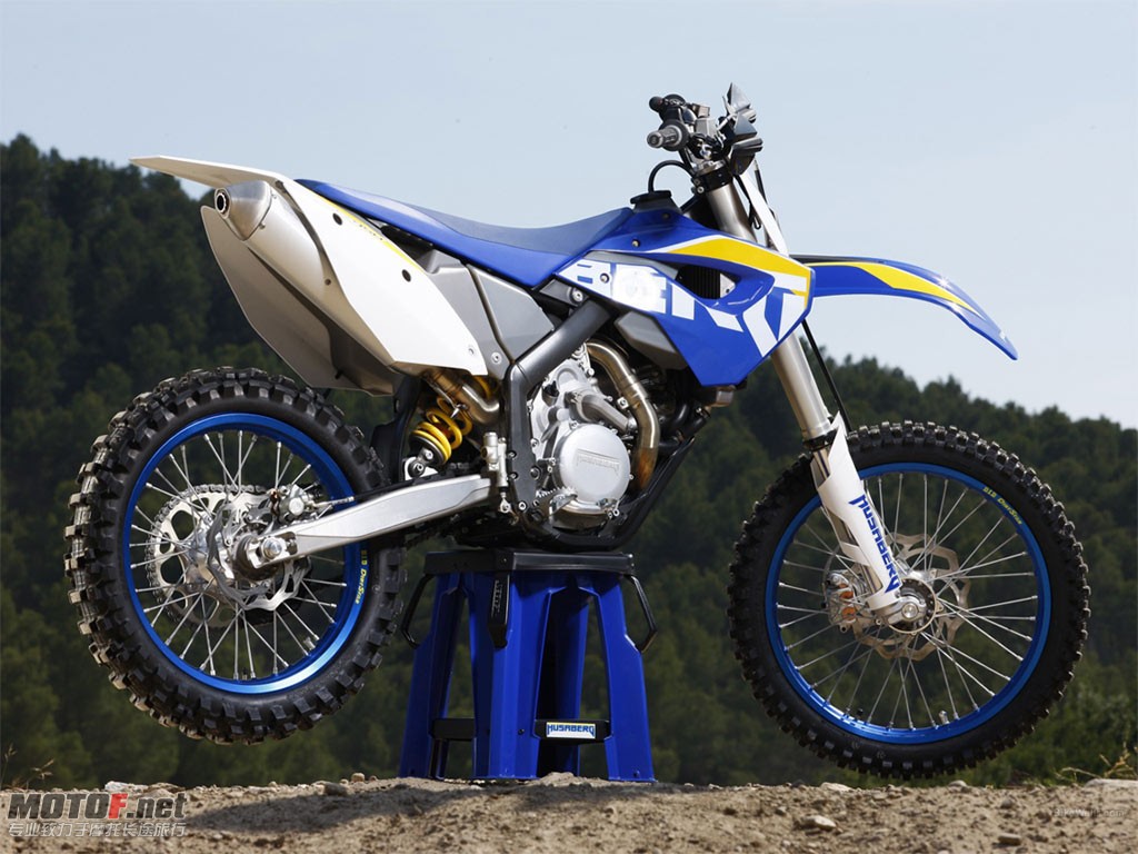 Husaberg_FX450_2010_11_1024x768.jpg