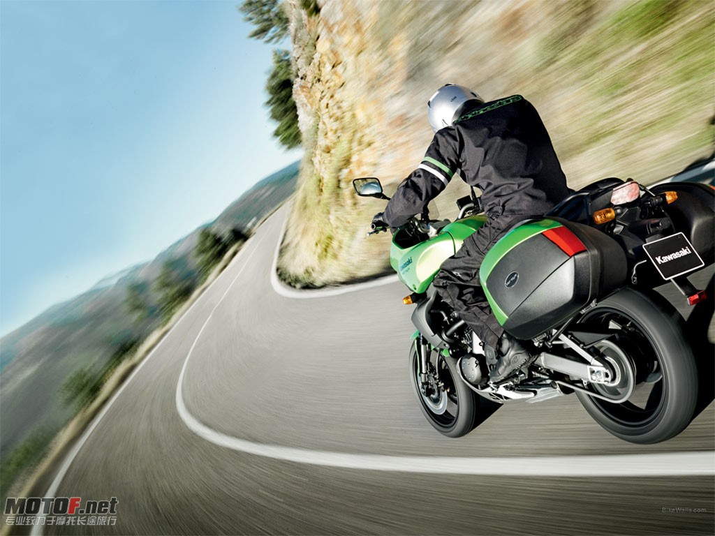 Kawasaki_Versys_2008_07_1024x768.jpg