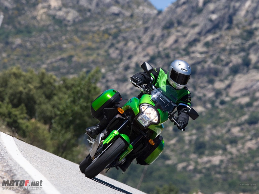 Kawasaki_Versys_2008_10_1024x768.jpg