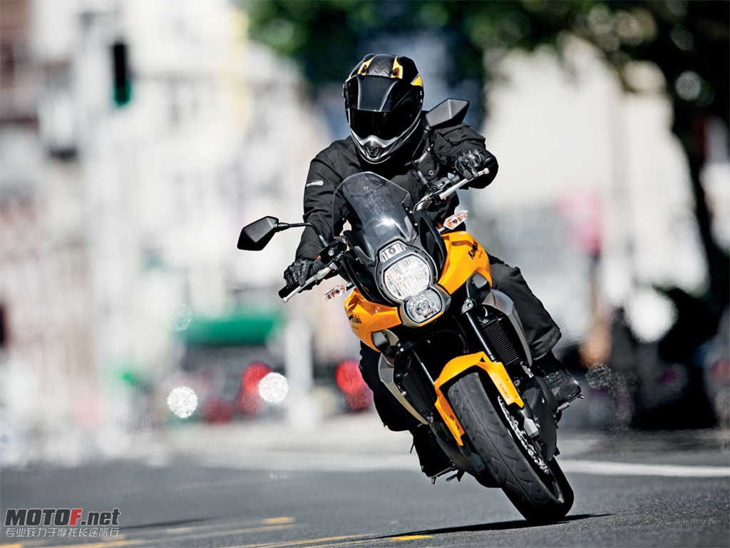 Kawasaki_Versys_2010_05_1024x768.jpg