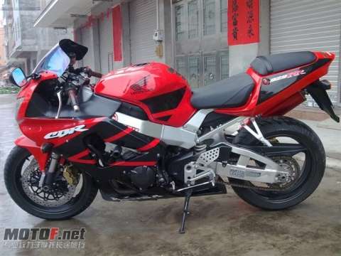 CBR929