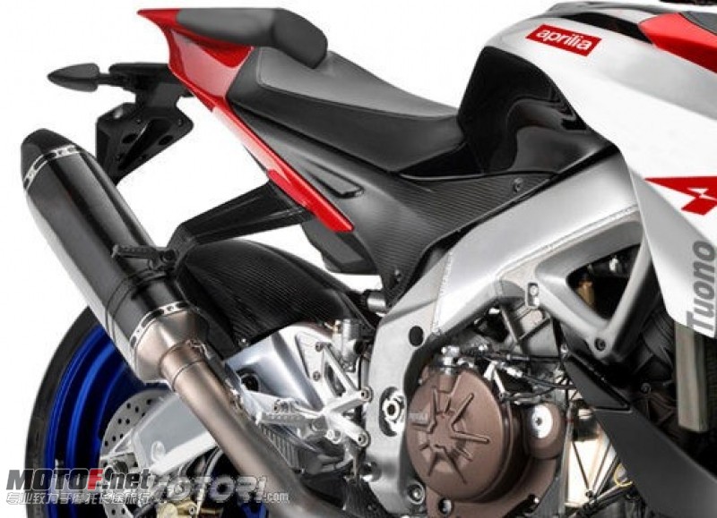 l-aprilia-rsv4-tuono-selon-infomotori-com-35391-5-zoom-article.jpg