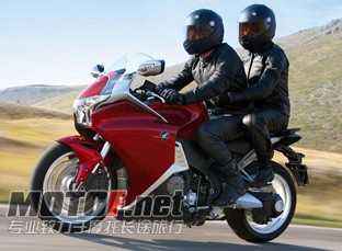 2010_Honda_VFR1200F_side_with_pillion_s.jpg