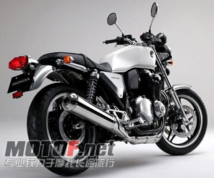 2010_Honda_CB1100_rear.jpg