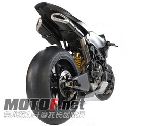Vyrus_987_C3_4V_rear_312.jpg