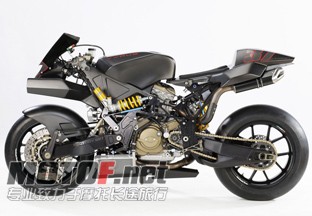 Vyrus_987_C3_4V_side_312.jpg
